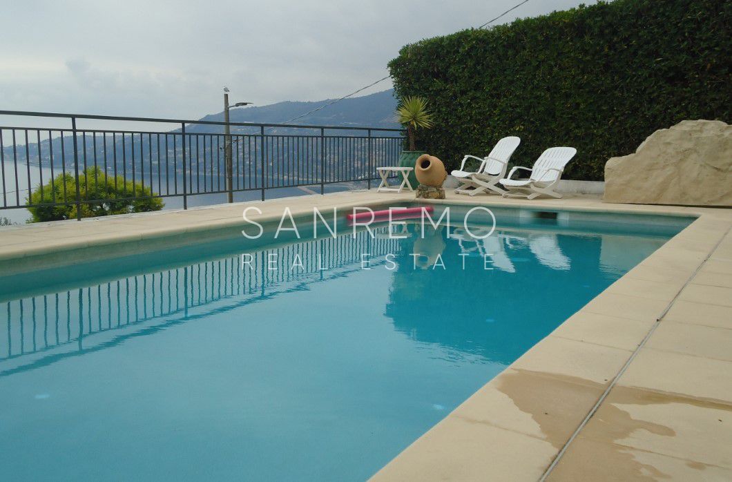Villa de luxe avec piscine, vue mer et jardin