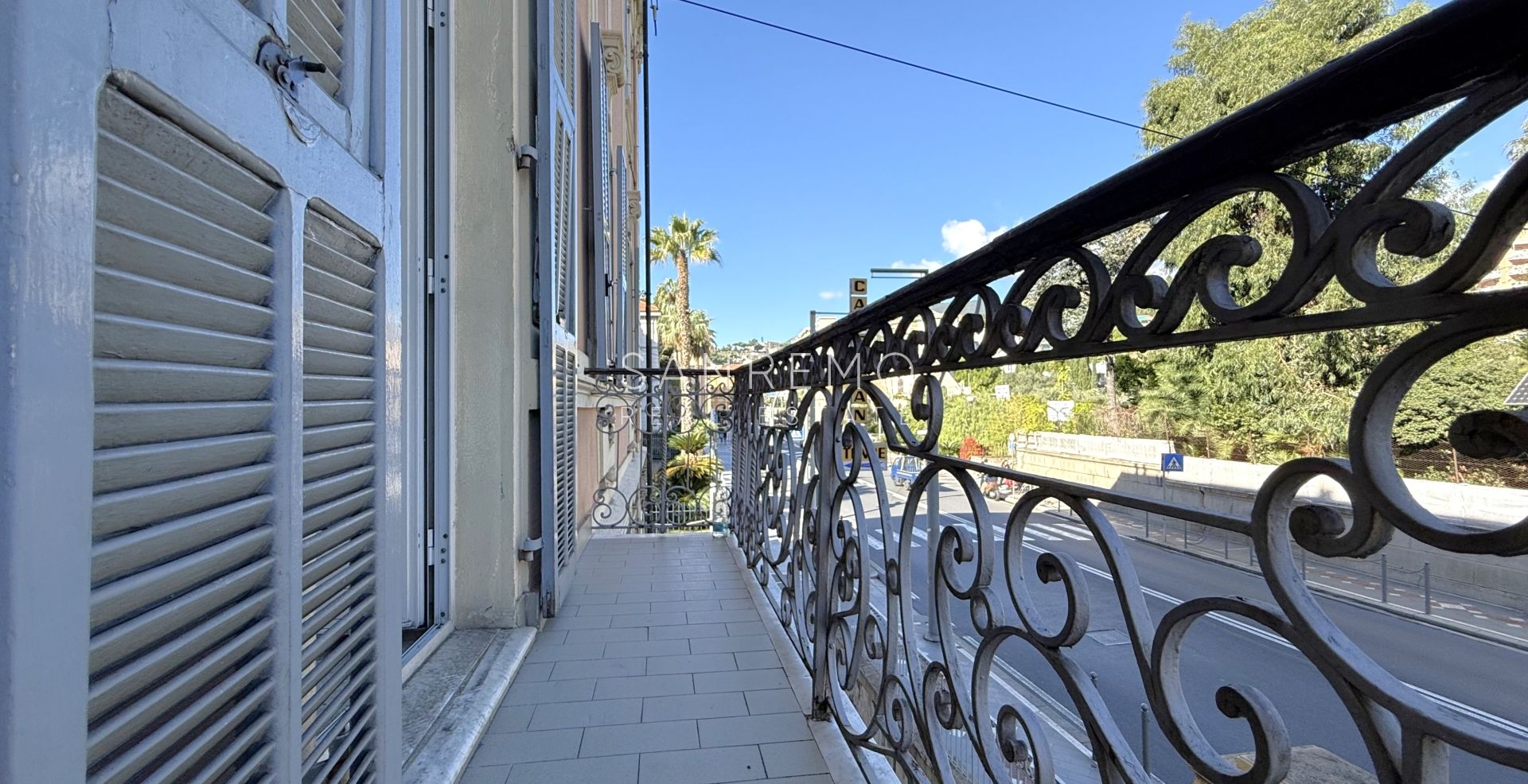 Grand appartement à rénover dans un immeuble d'époque