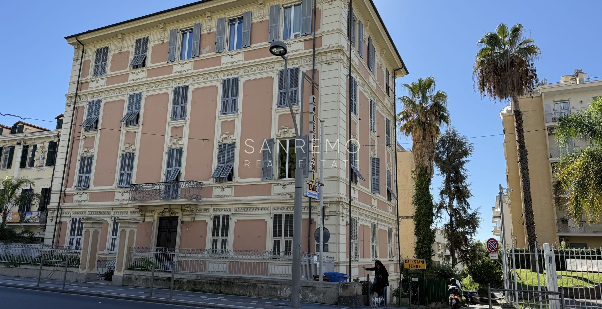 Grand appartement à rénover dans un immeuble d'époque