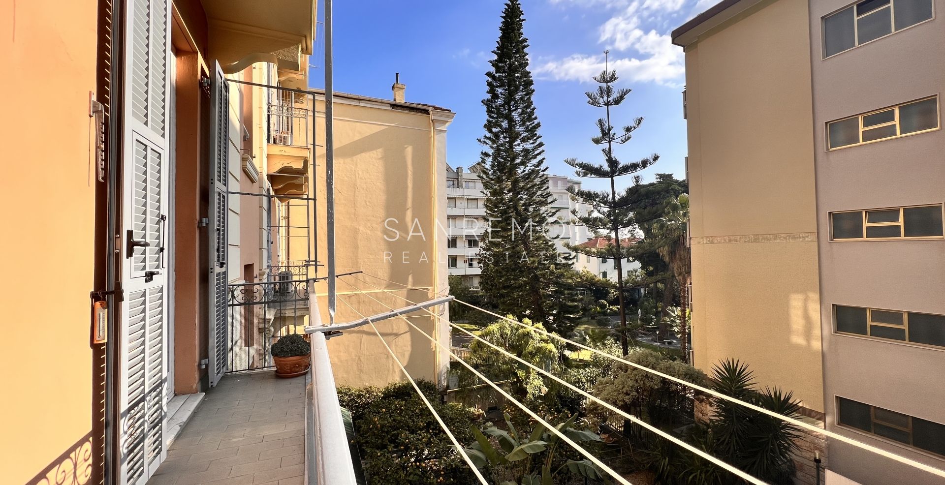 Grand appartement à rénover dans un immeuble d'époque